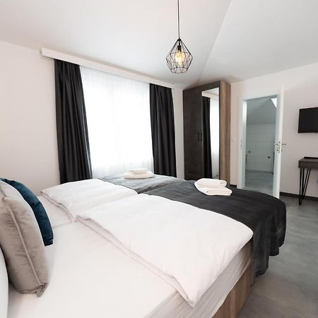 Kapov'S Rooms Kastela Bagian luar foto