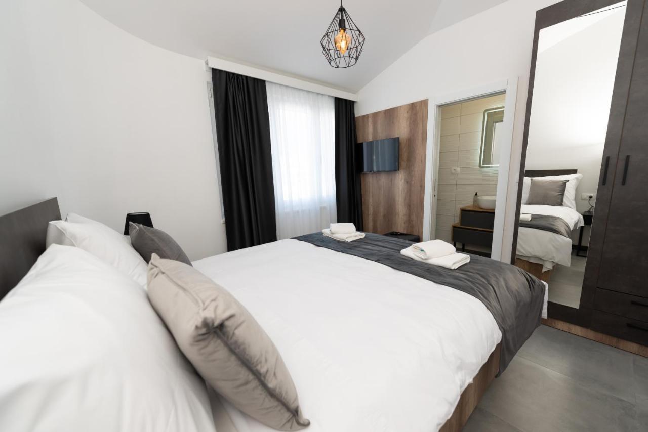 Kapov'S Rooms Kastela Bagian luar foto